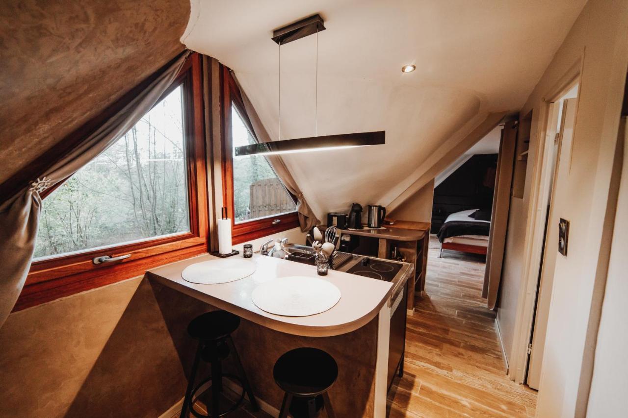 Chalet Tropical Avec Bain A Bulles - In The Woods Gesves Exterior foto